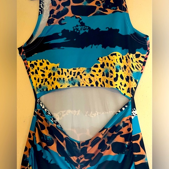 Bodycon Dress with several colorful prints and dimensions, size M - Picture 6 of 9
